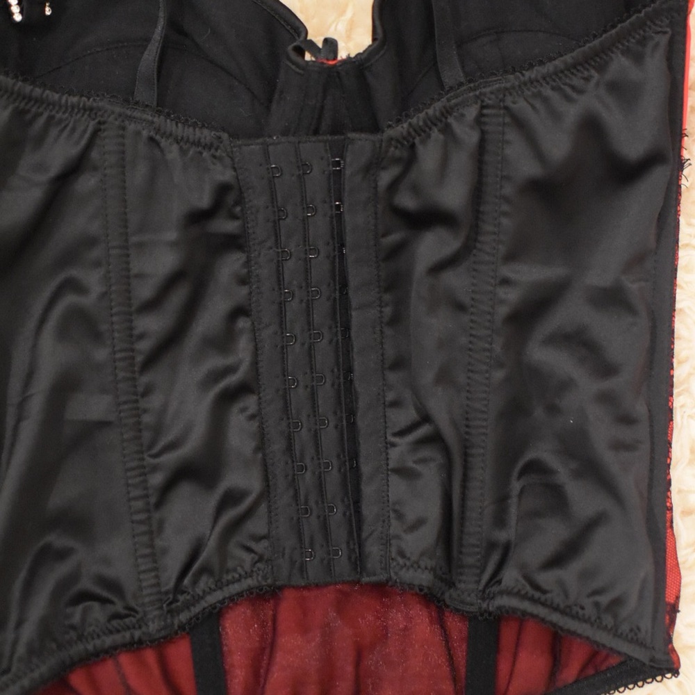 Bra N Things Red “satin indulgence” corset 10D - Picture 6 of 6